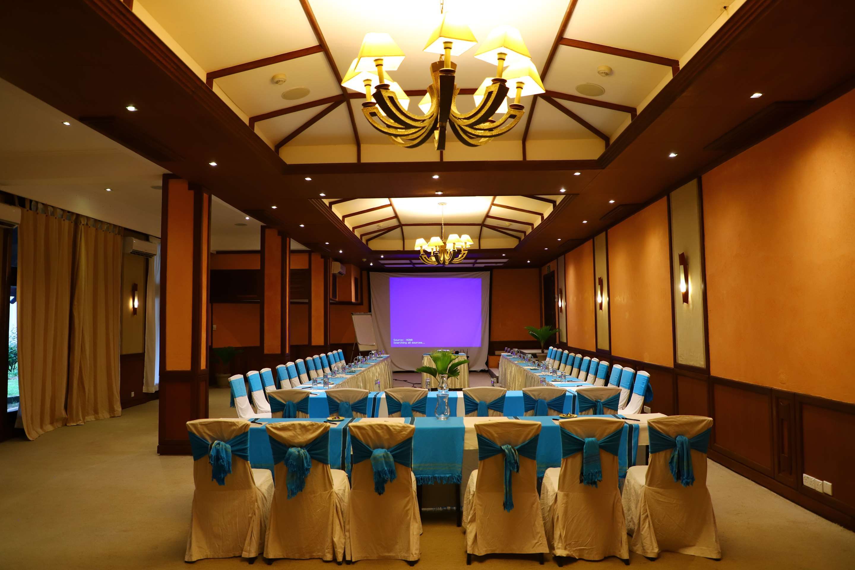 غرفة الاجتماعات