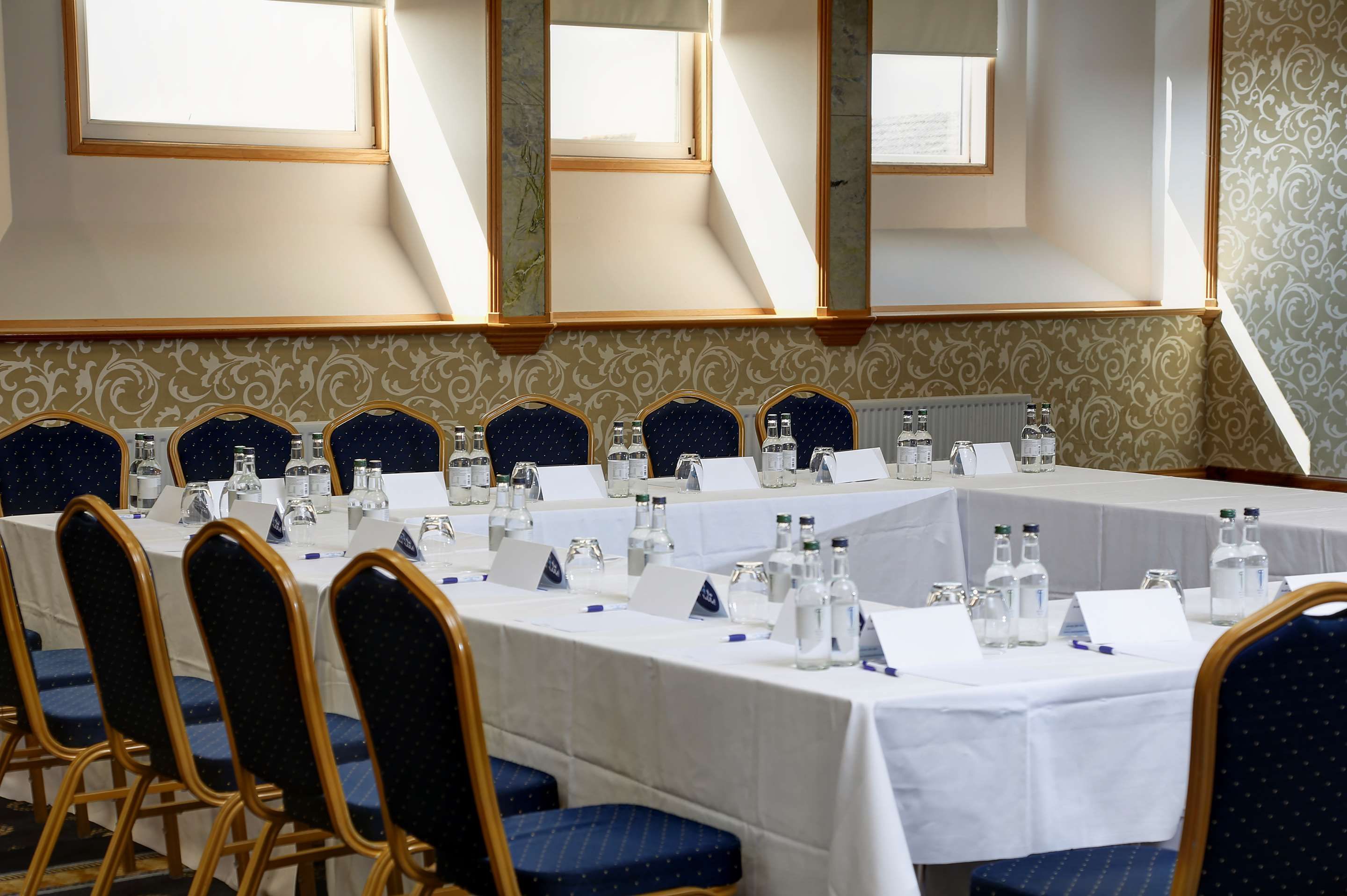 غرفة الاجتماعات