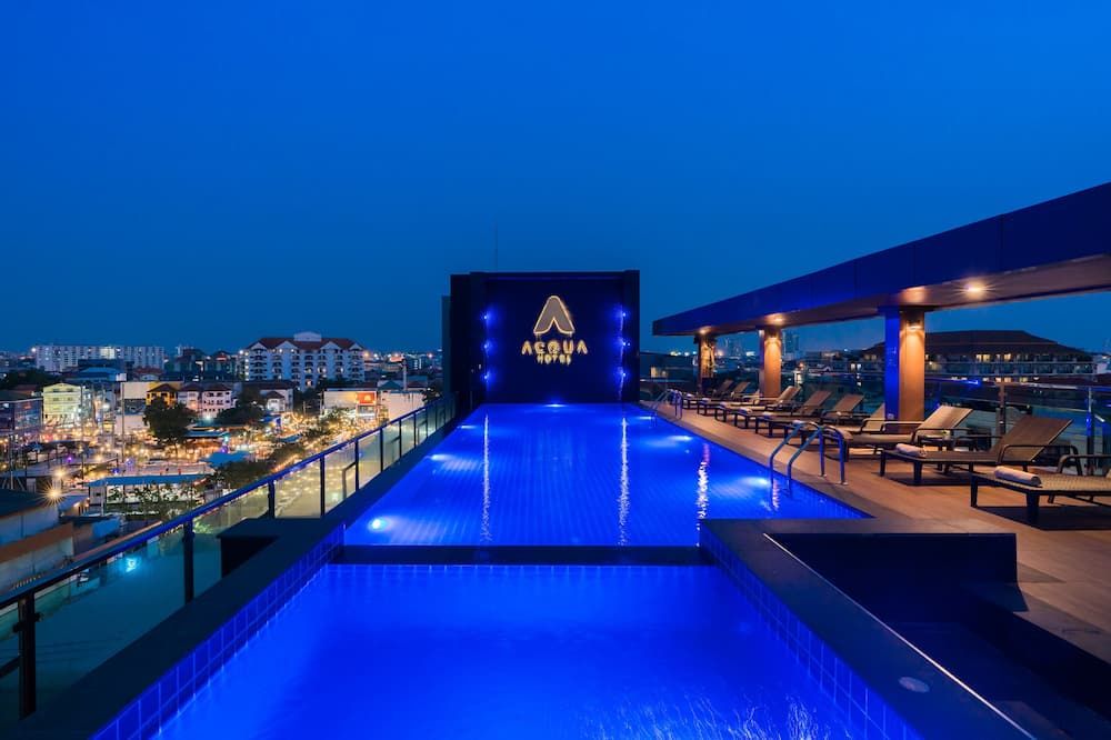 حوض السباحة صورة