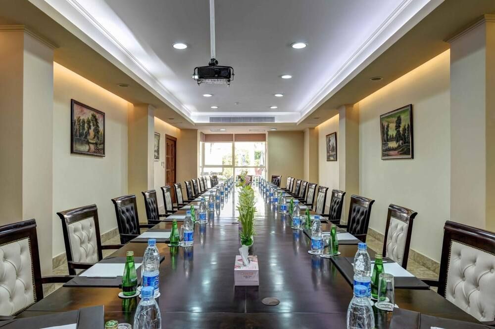 غرفة الاجتماعات