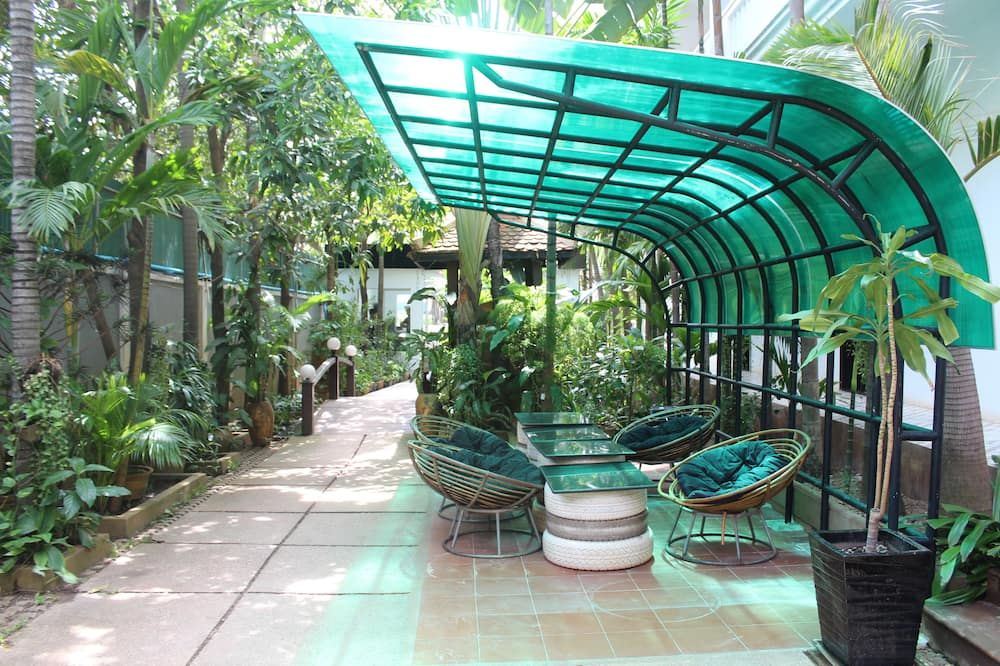 شرفة مرصوفة