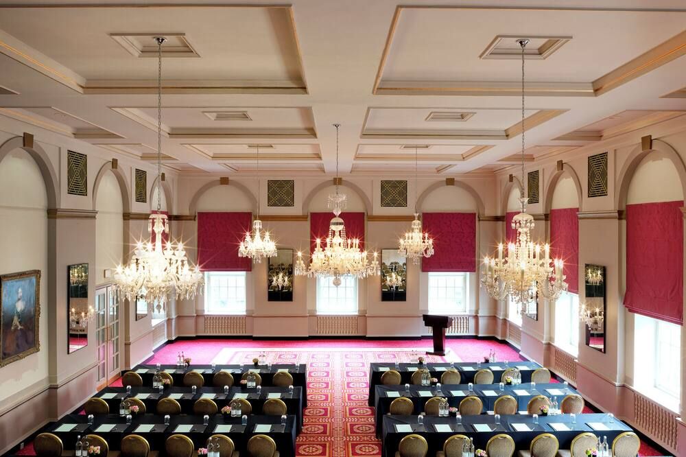 غرفة الاجتماعات