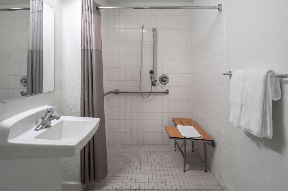 آخر