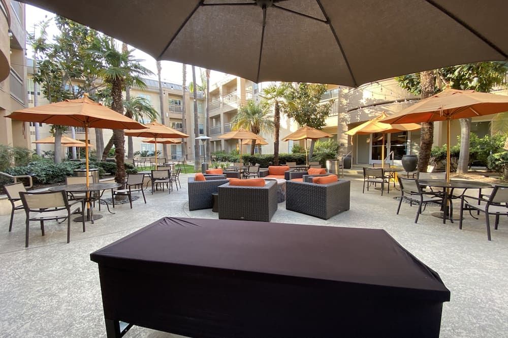 شرفة مرصوفة