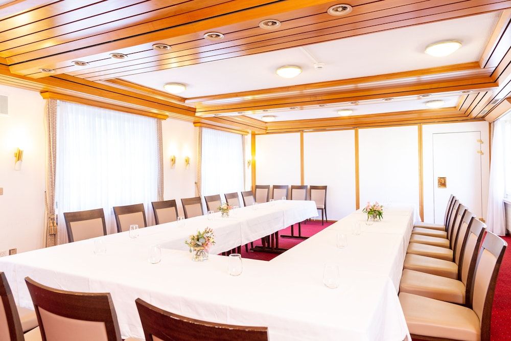 غرفة الاجتماعات