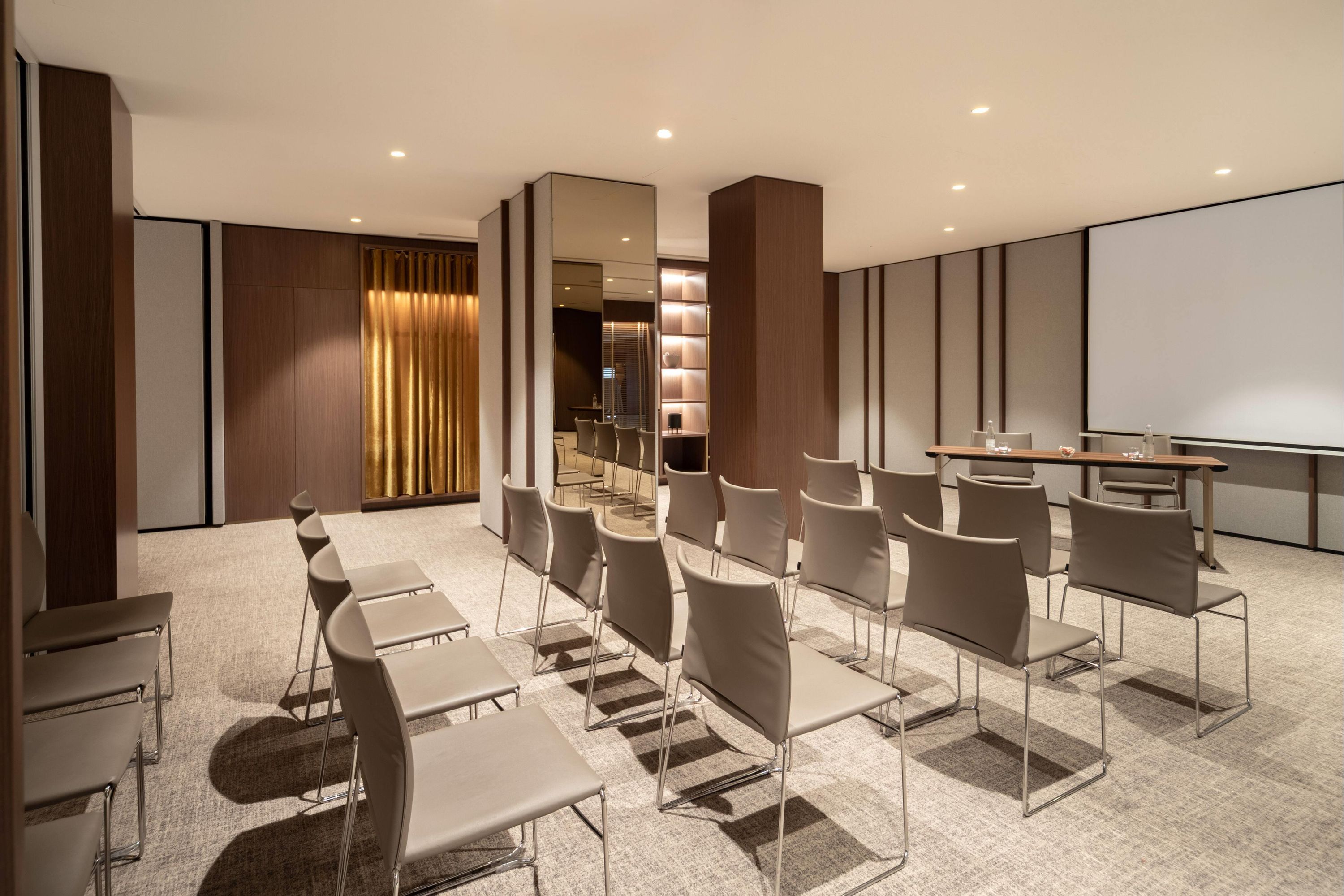 غرفة الاجتماعات