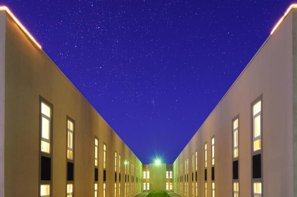 آخر