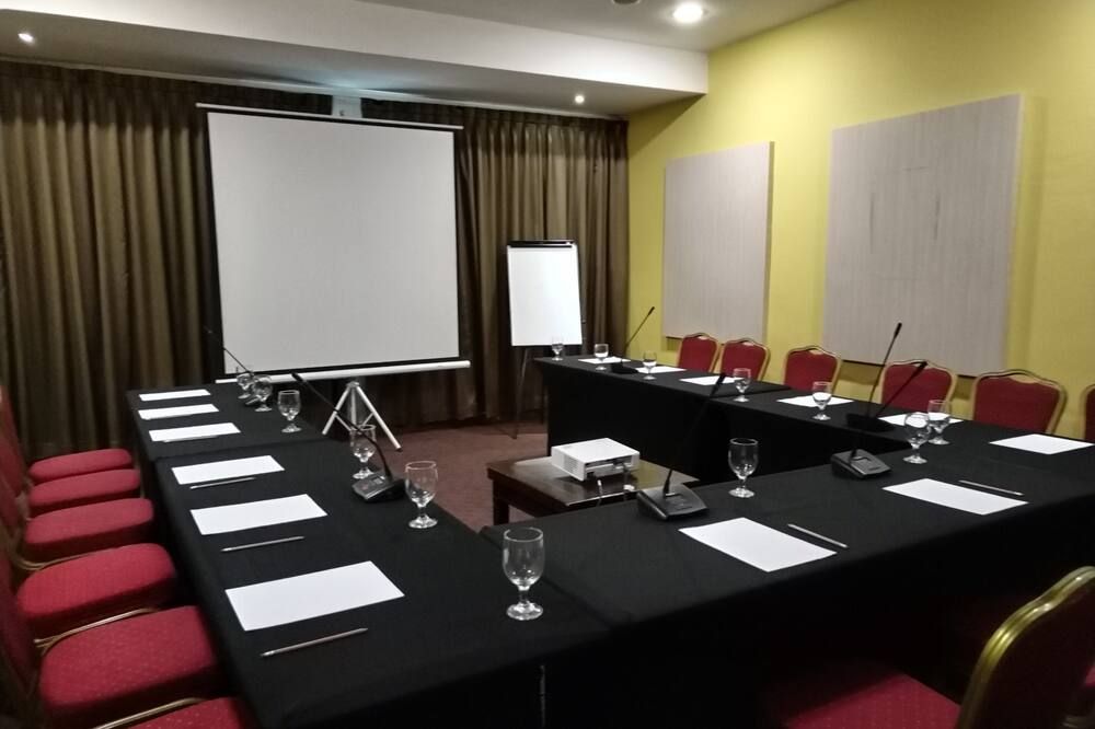 غرفة الاجتماعات