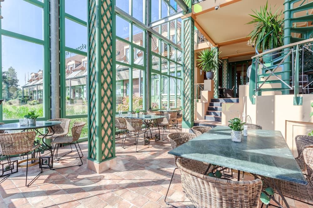 شرفة مرصوفة