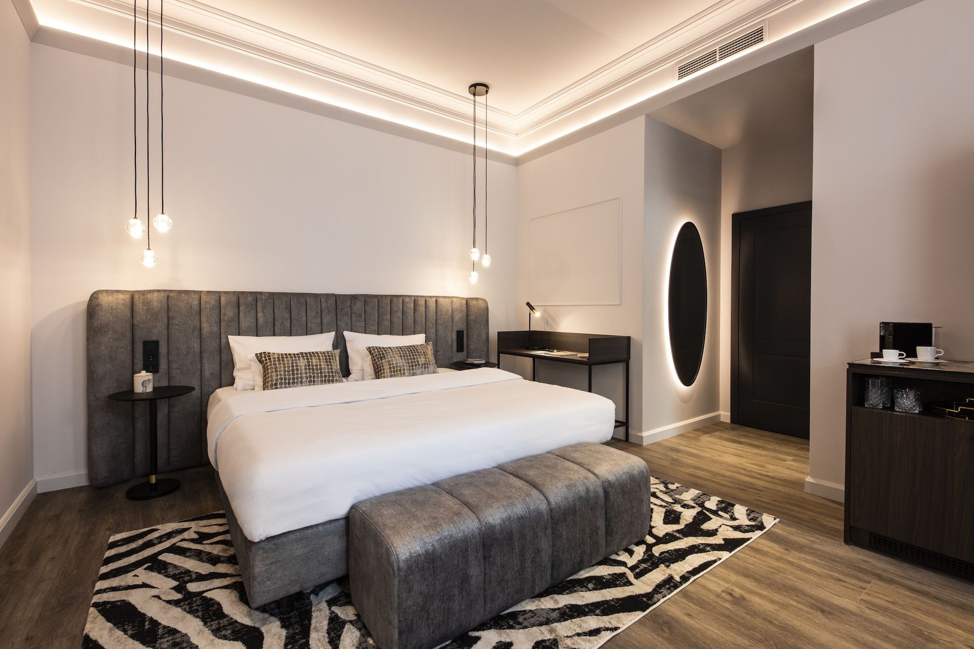 آخر