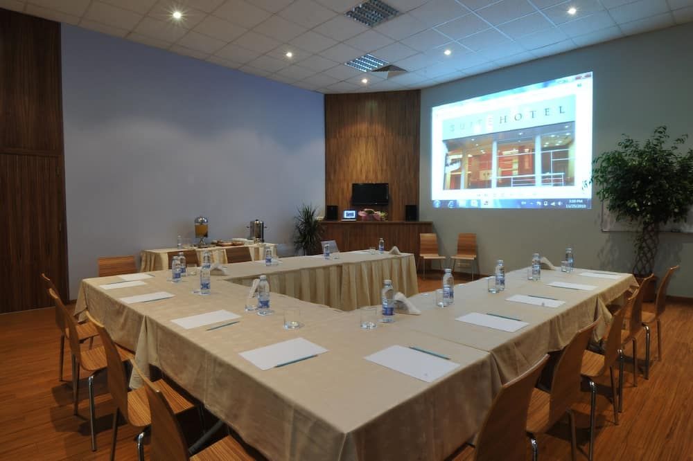 غرفة الاجتماعات