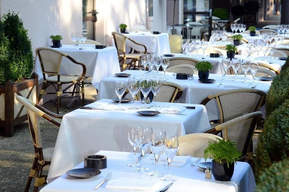مطعم