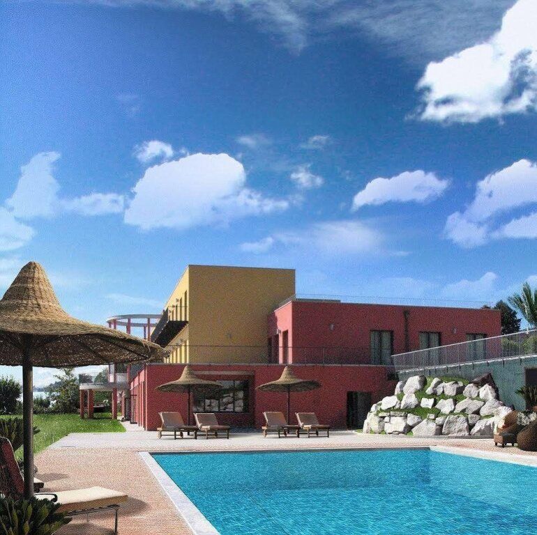 حوض السباحة صورة