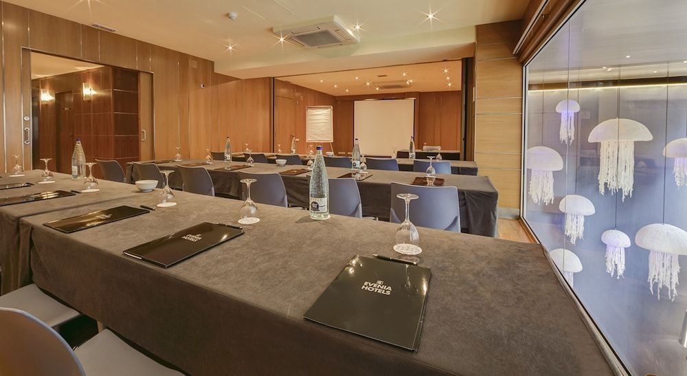 غرفة الاجتماعات