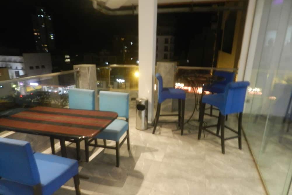 شرفة مرصوفة