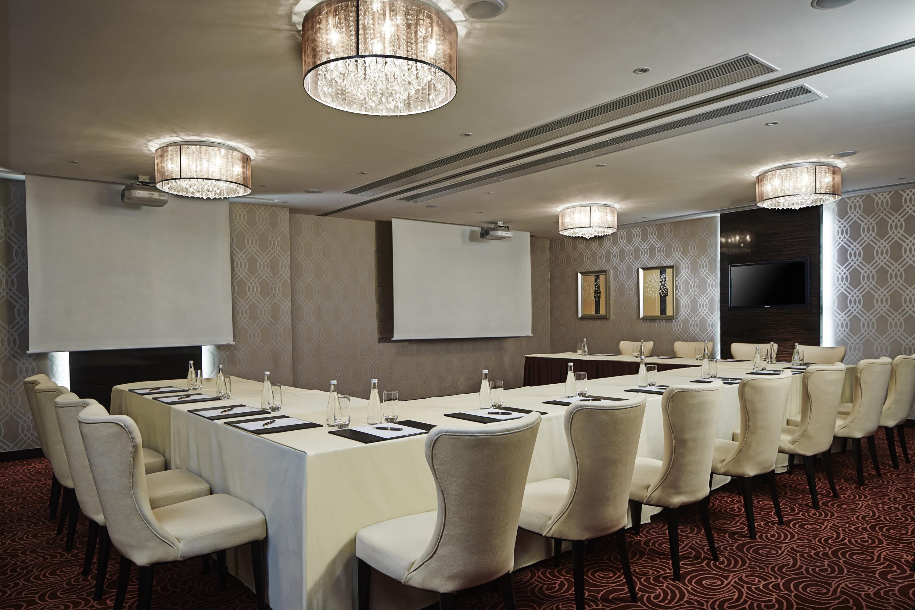 غرفة الاجتماعات