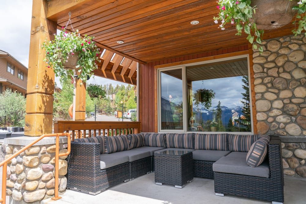 شرفة مرصوفة