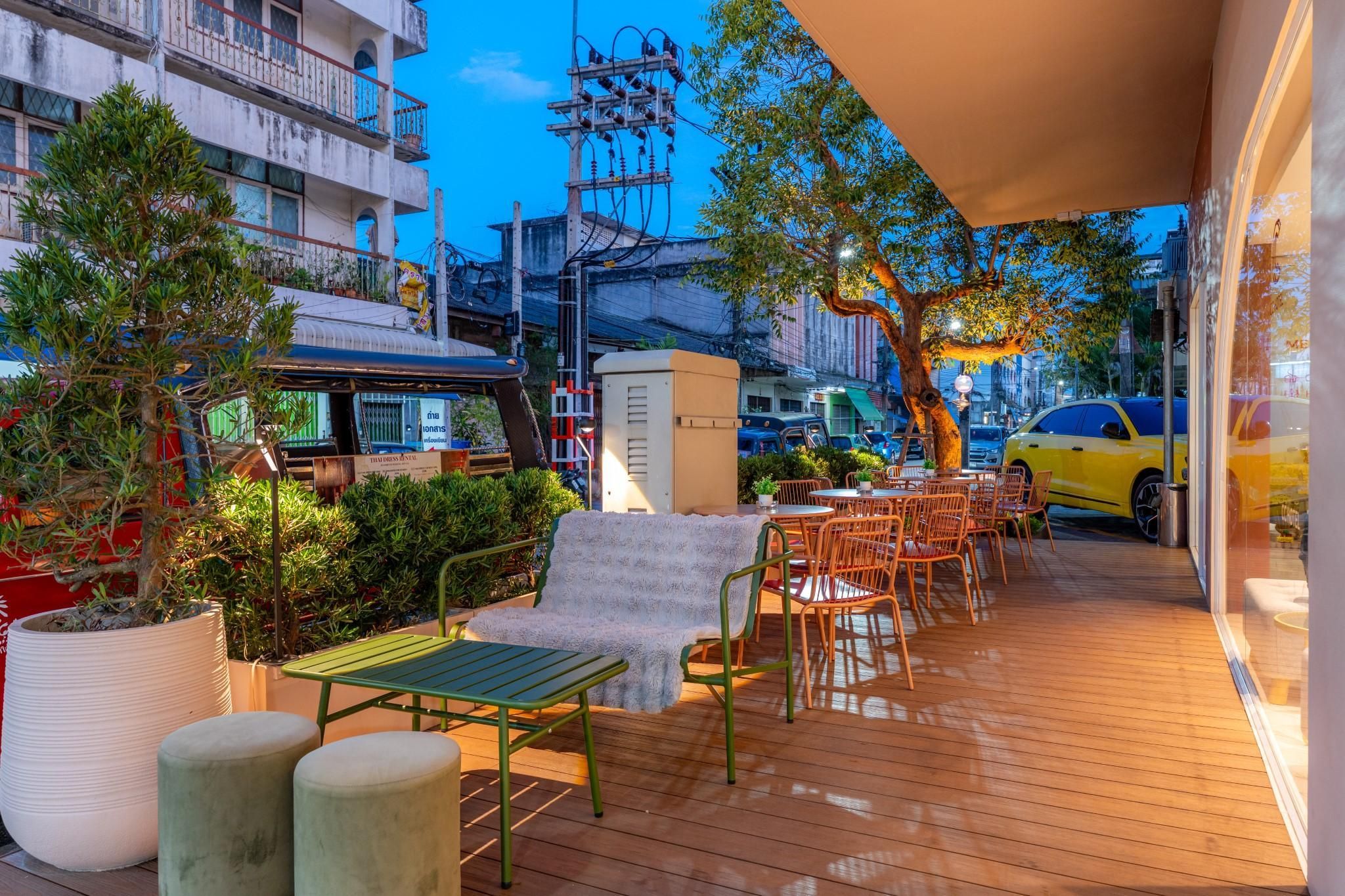 شرفة مرصوفة