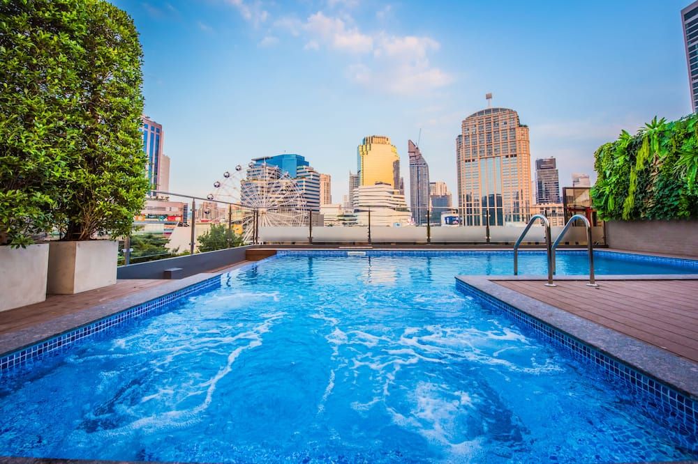 حوض السباحة صورة