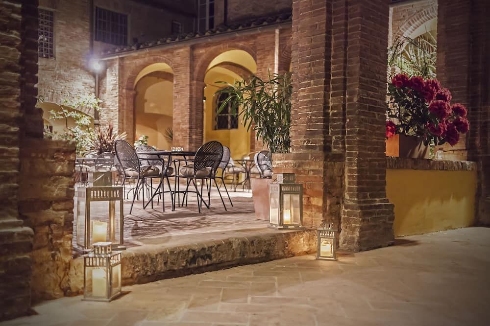 شرفة مرصوفة