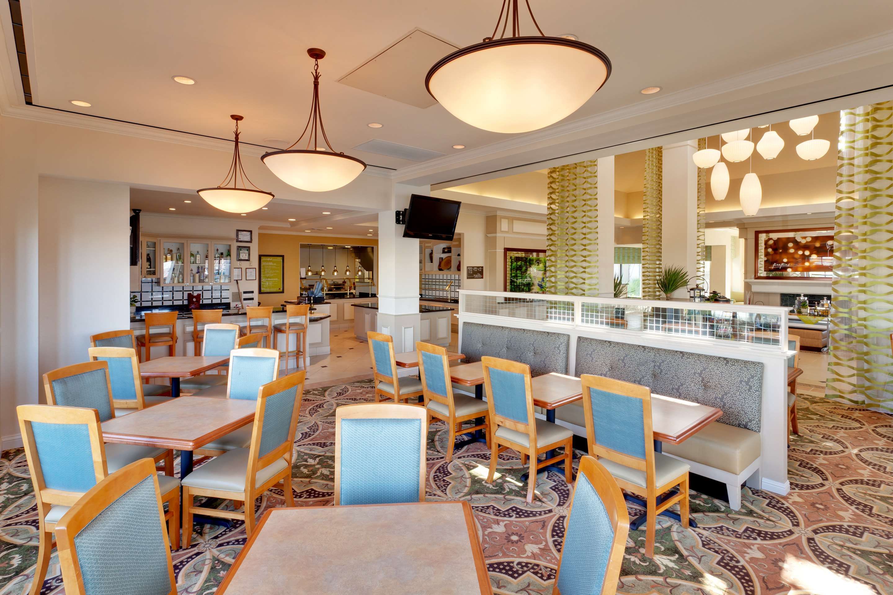 مطعم