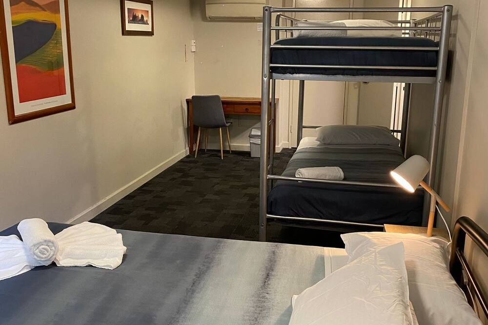 آخر