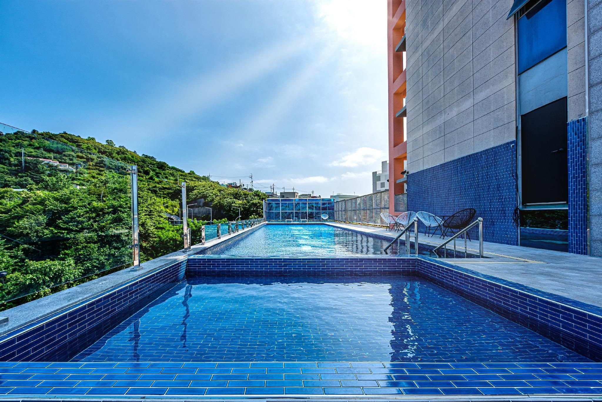 حوض السباحة صورة