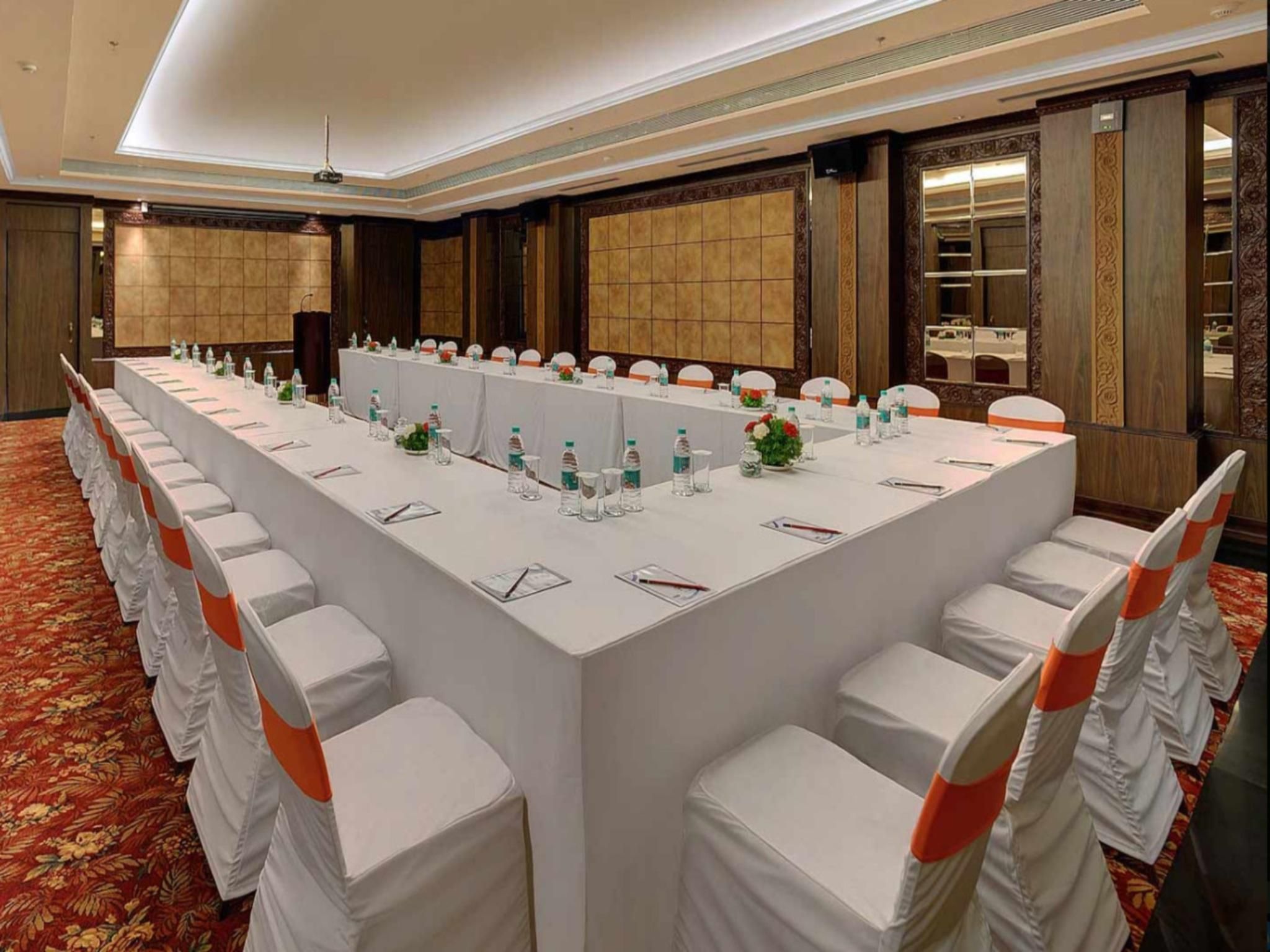 غرفة الاجتماعات