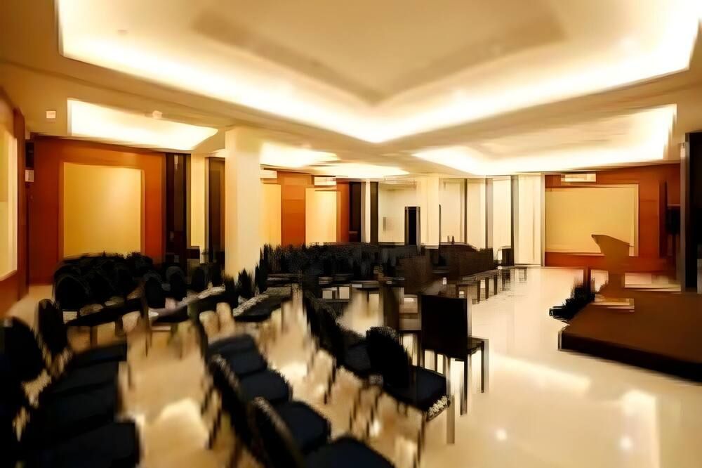 غرفة الاجتماعات