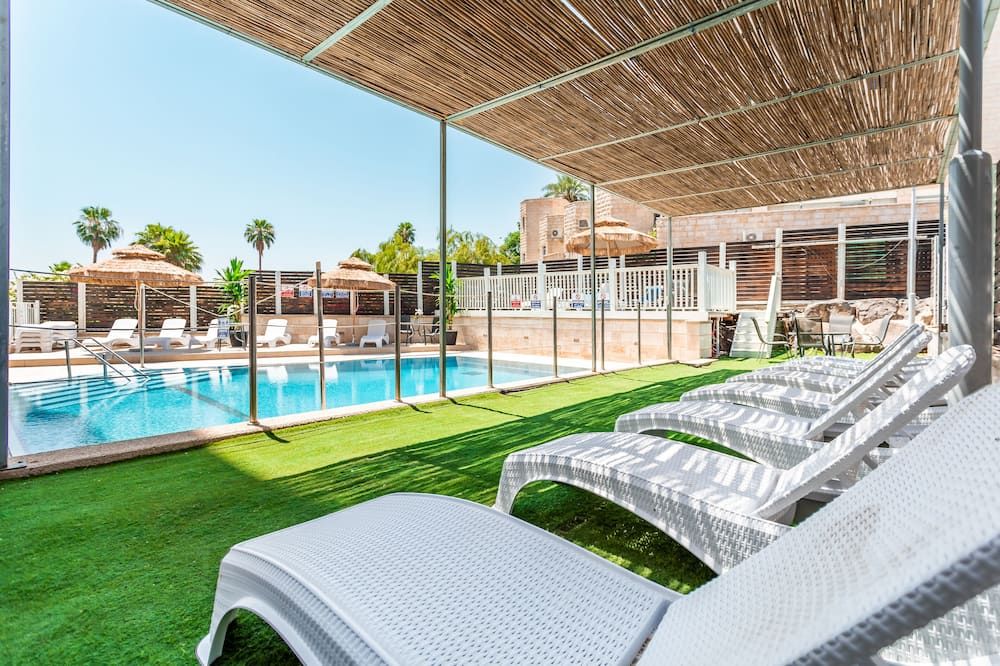 حوض السباحة صورة