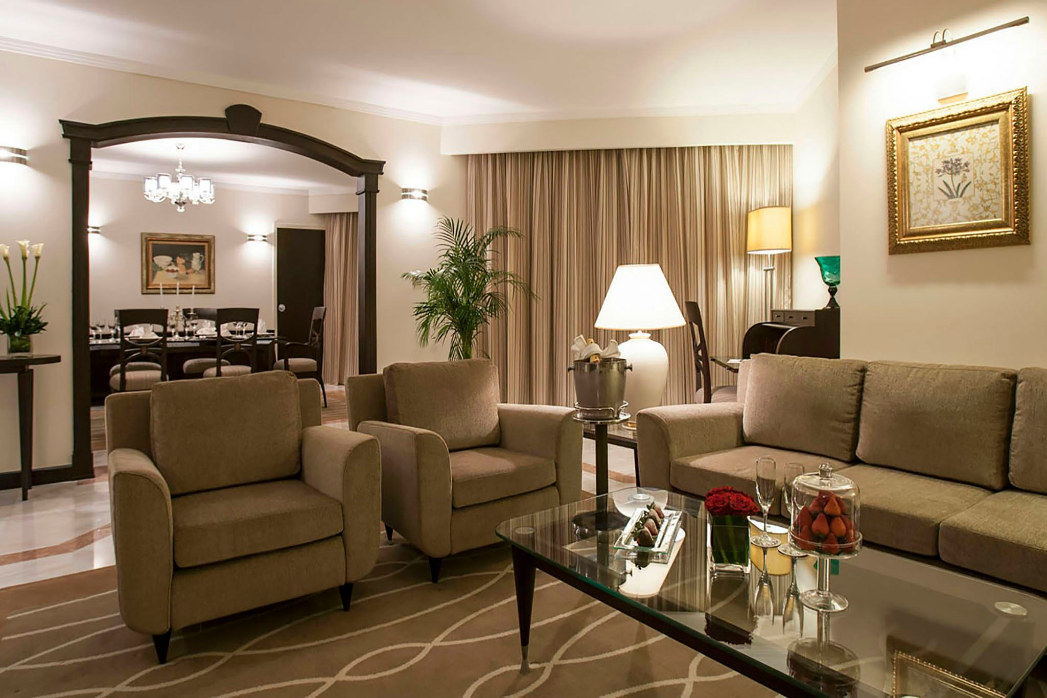 حوض السباحة