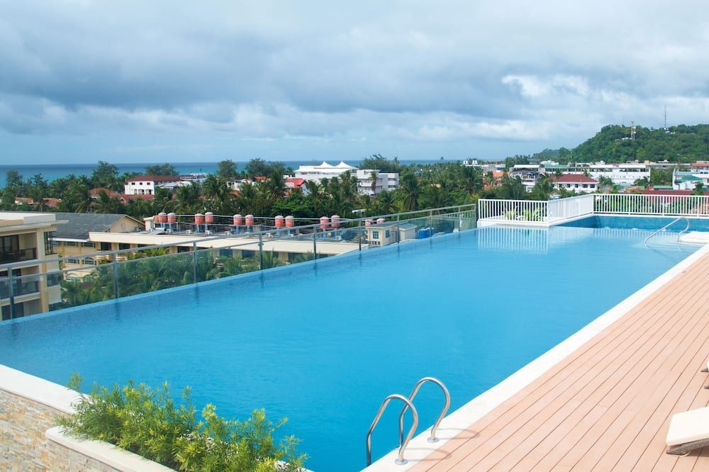 حوض السباحة صورة