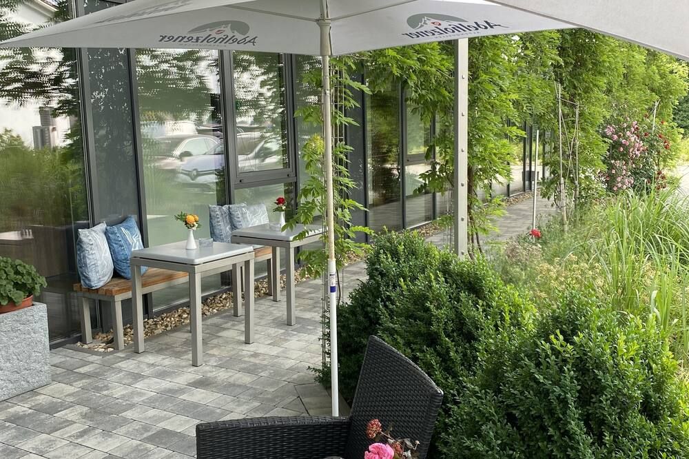 شرفة مرصوفة