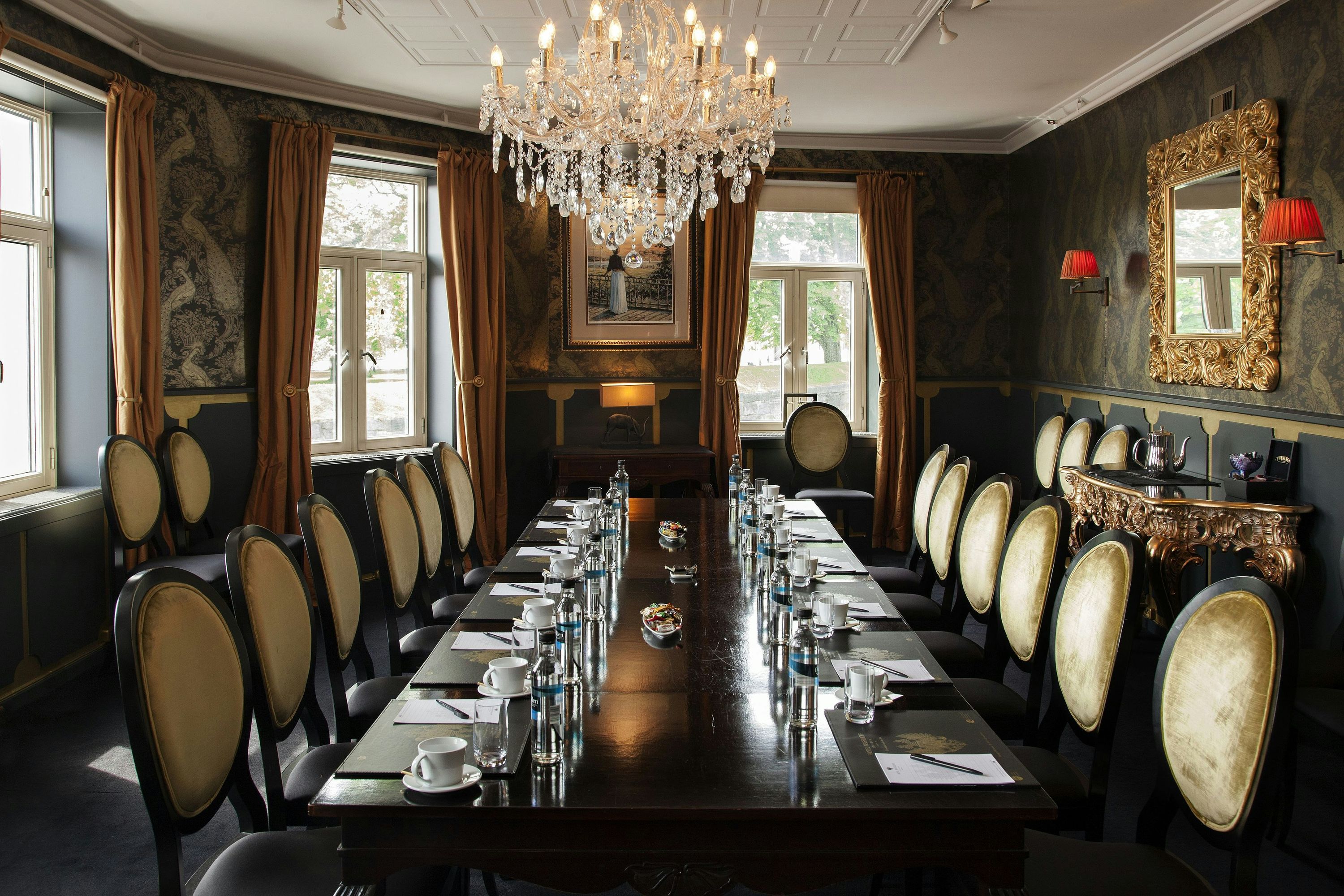 غرفة الاجتماعات