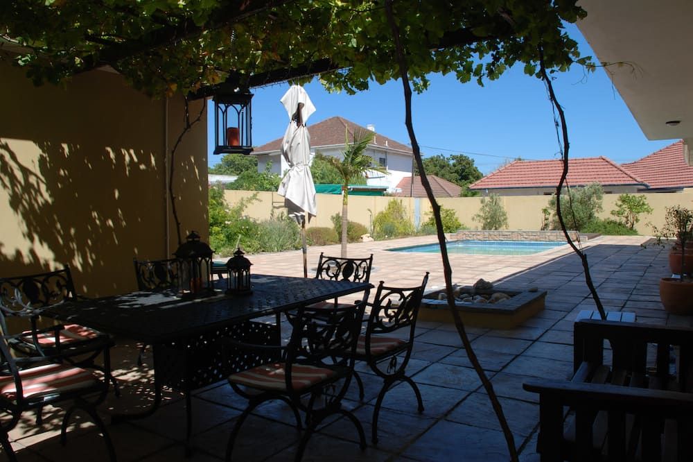 شرفة مرصوفة