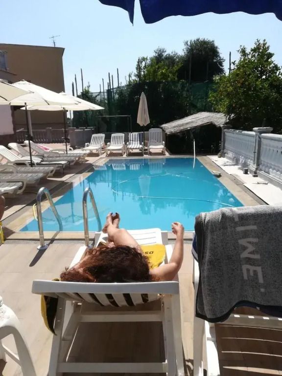 حوض السباحة صورة