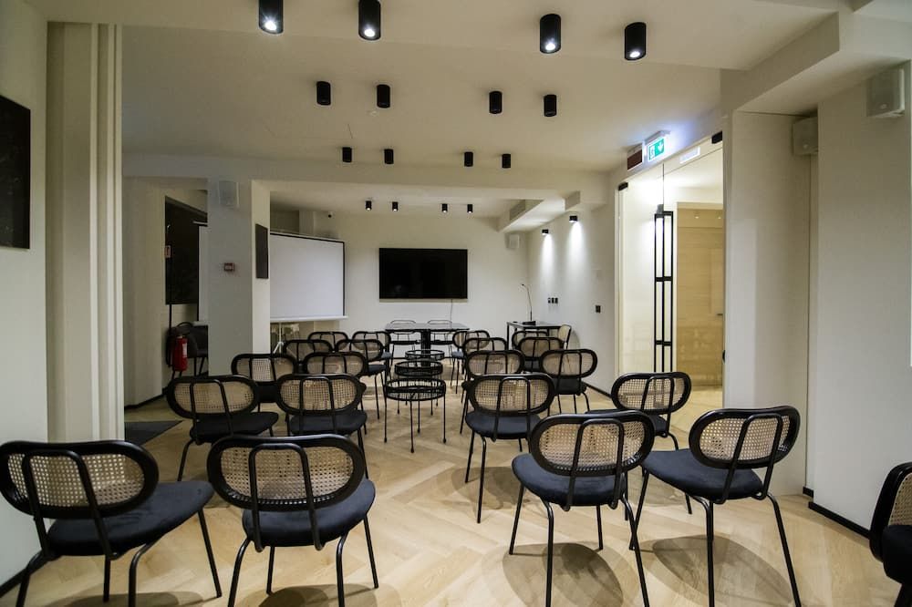 غرفة الاجتماعات