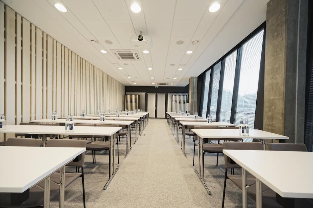 غرفة الاجتماعات