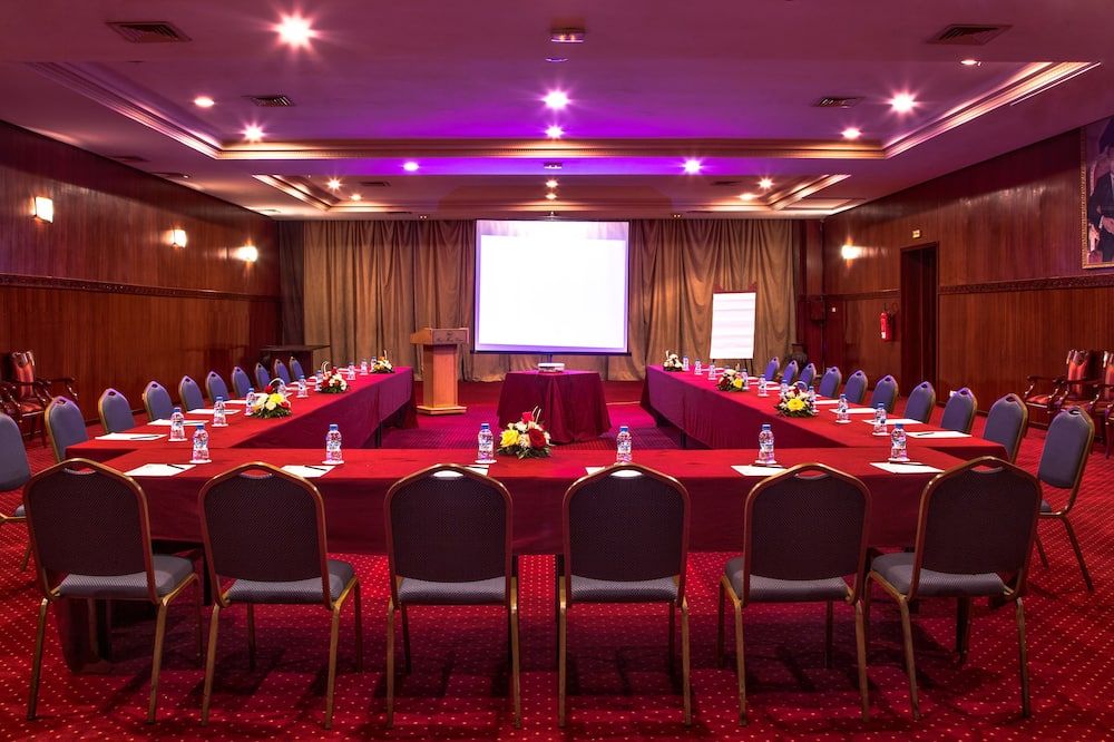 غرفة الاجتماعات