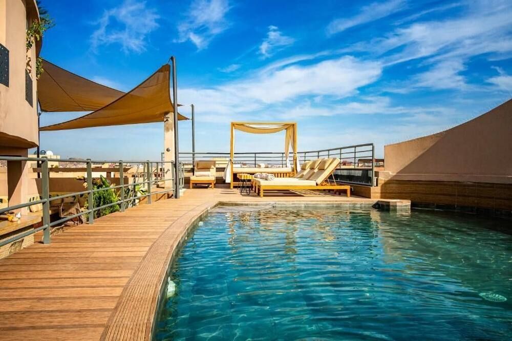 حوض السباحة صورة