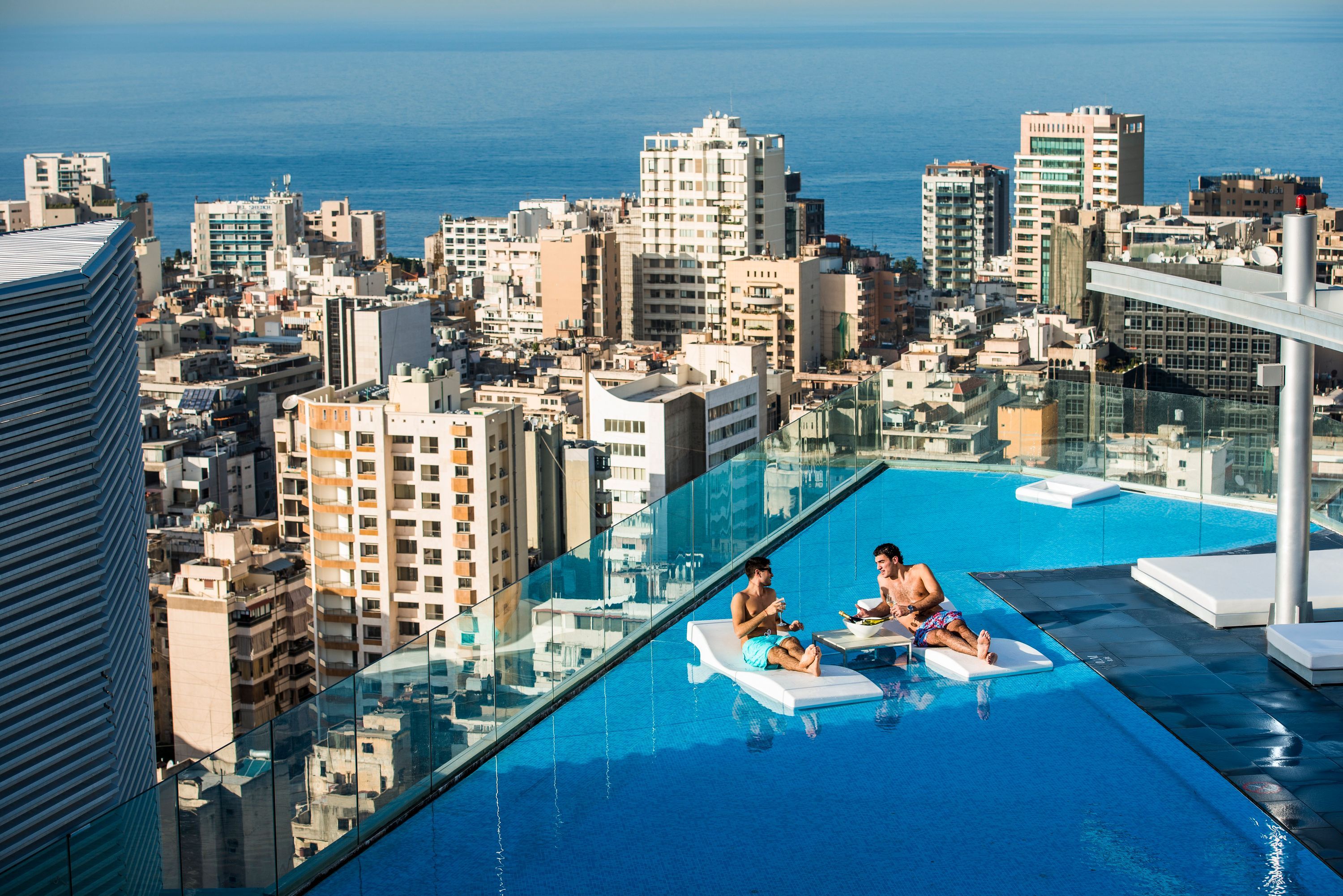 حوض السباحة صورة