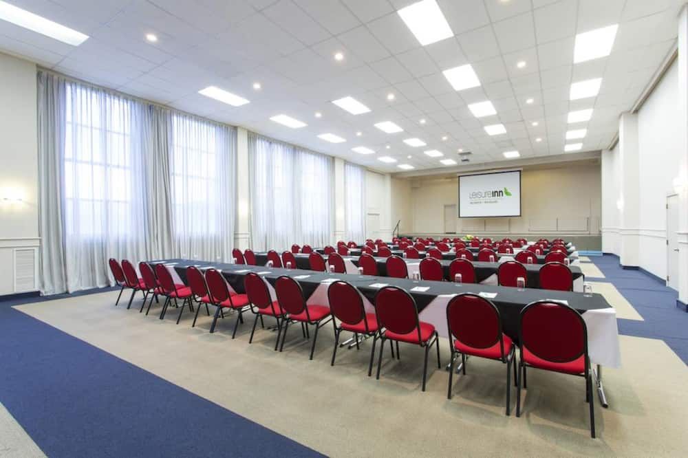 غرفة الاجتماعات