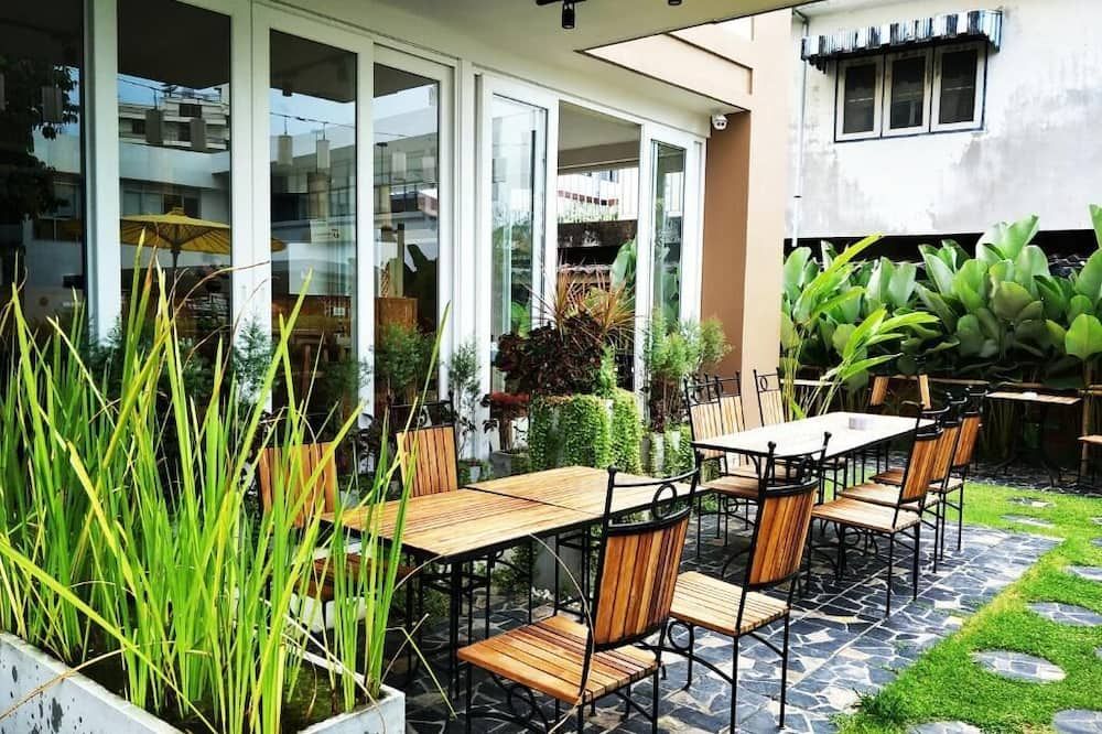 شرفة مرصوفة