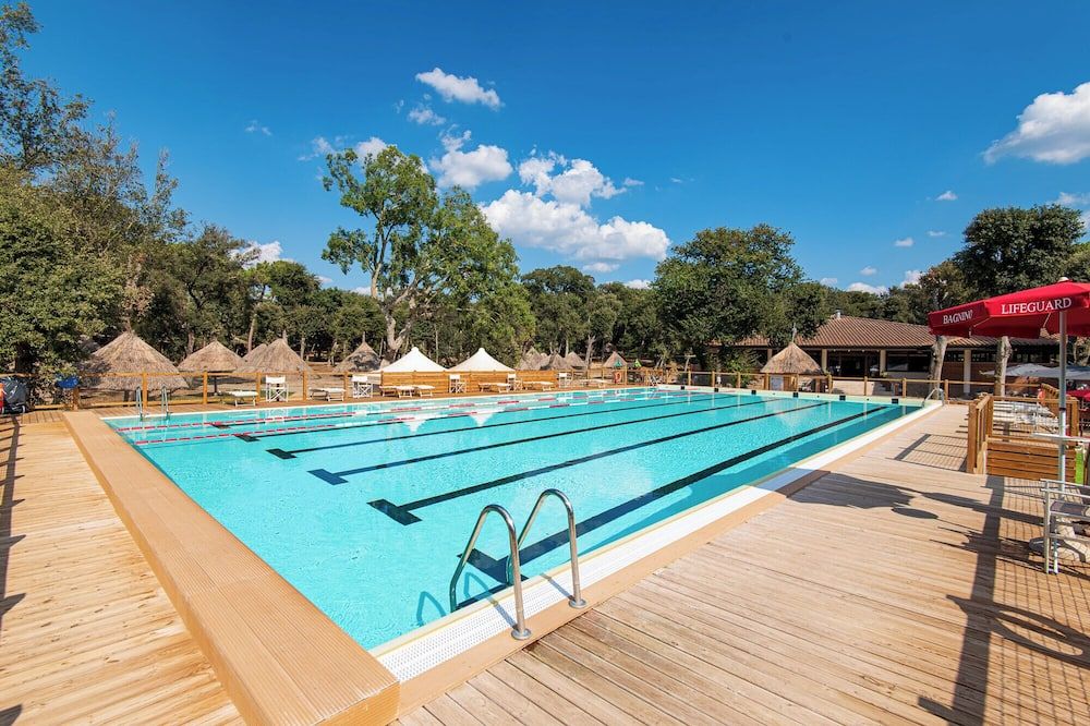 حوض السباحة صورة