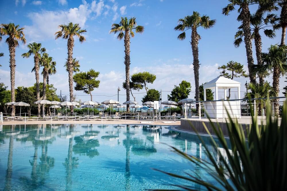 حوض السباحة صورة