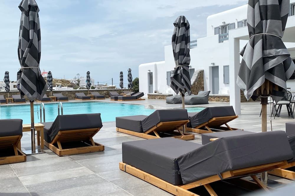 حوض السباحة صورة