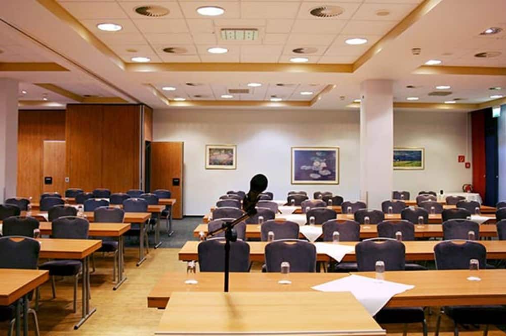 غرفة الاجتماعات