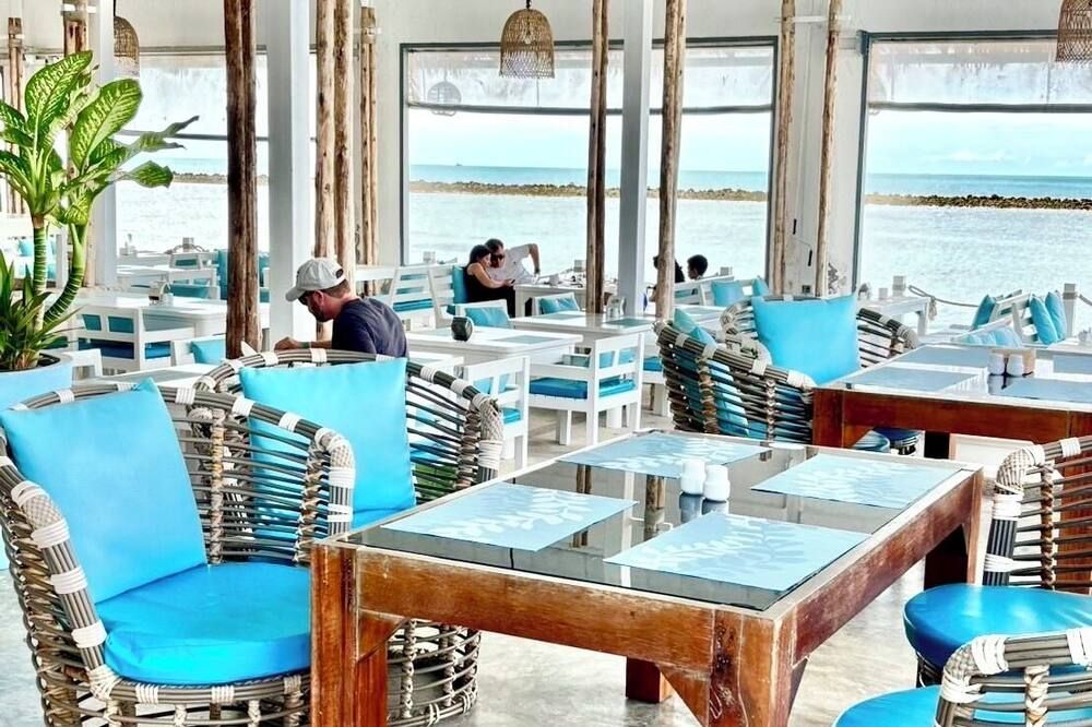 مطعم