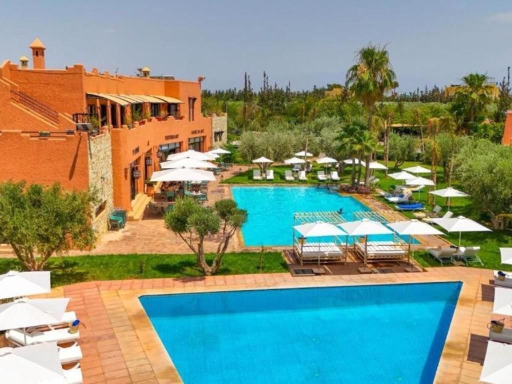 حوض السباحة صورة