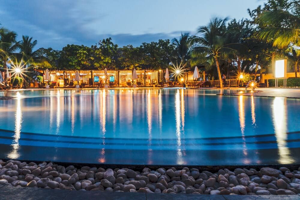 حوض السباحة صورة